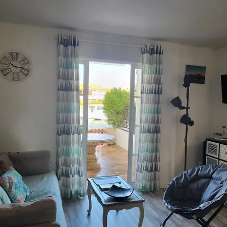 Aux Capellans Sur La Marina Pour 4 Personnes - Vue Marina - Parking - A 5 Min A Pied Semesterbostad *