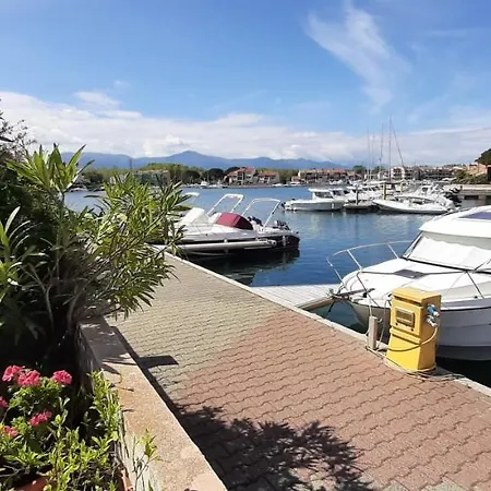 Aux Capellans Sur La Marina Pour 4 Personnes - Vue Marina - Parking - A 5 Min A Pied *