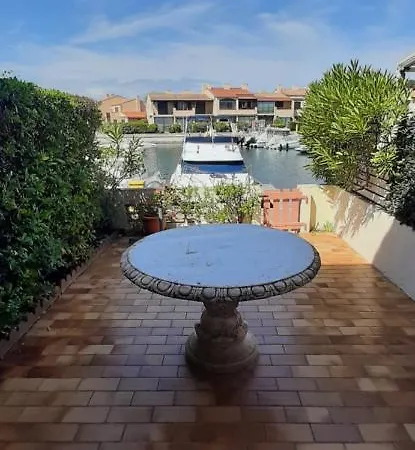 Aux Capellans Sur La Marina Pour 4 Personnes - Vue Marina - Parking - A 5 Min A Pied Holiday home Saint-Cyprien (Pyrenees-Orientales)