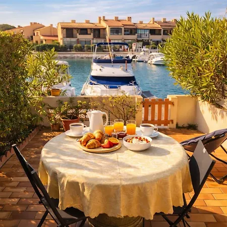 Aux Capellans Sur La Marina Pour 4 Personnes - Vue Marina - Parking - A 5 Min A Pied